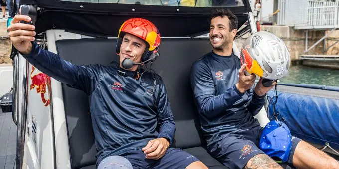 Daniel Ricciardo en Marc MárquezAmerica's Cup-team Alinghi Red Bull Racing
