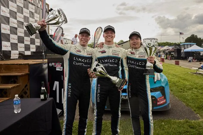 Lynk & Co Cyan Racing boekt dubbele FIA TCR World Tour-zege