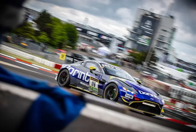 PROSport_Aston_Martin_foto_Eric_Metzner blauw
