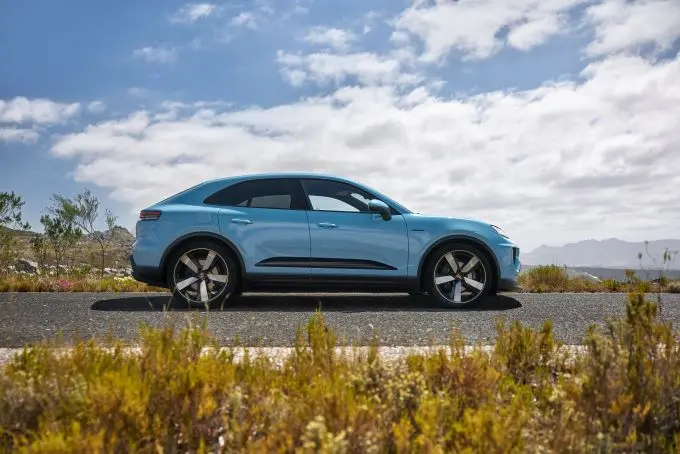 Twee nieuwe varianten Porsche Macan Foto 12