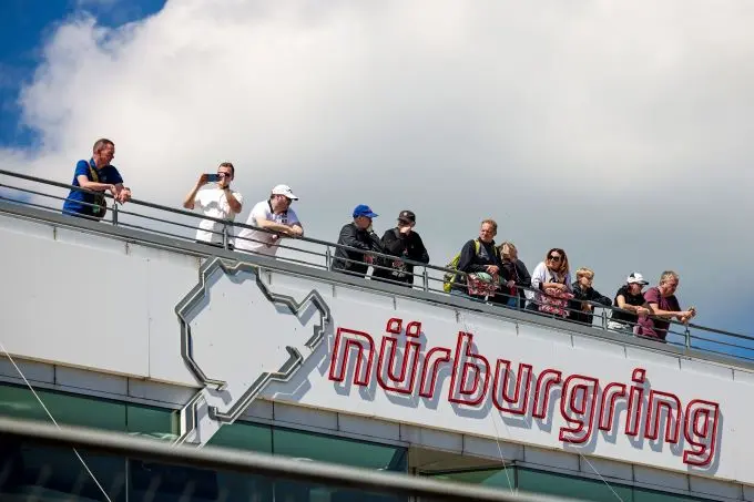 Fanatec GT World Challenge Europe Nürburgring Foto 13 fans nurburgring