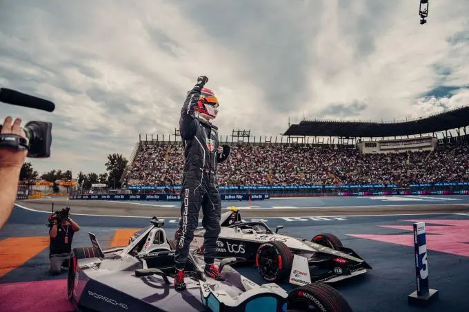 Porsche Formule E wereldkampioen 2023-2024 Foto 25