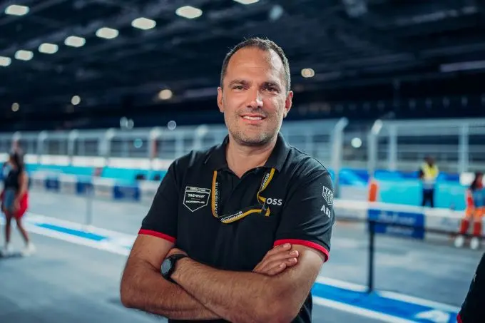 Porsche Formule E wereldkampioen 2023-2024 Foto 6