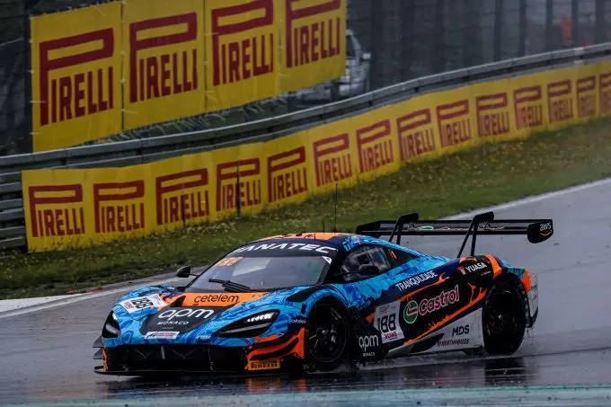 Fanatec GT World Challenge Nürburgring Foto 2