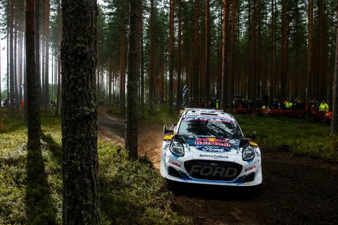 Secto Rally Finland Adrien Fourmaux bron foto red bull content pool