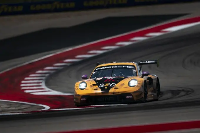 FIA World Endurance Championship Lone Star Le Mans COTA Texas Foto 2 - P3 in de LMGT3 voor de #91-Porsche 911 GT3 R Manthey EMA Yasser Shahin Richard Lietz Morris Schuring