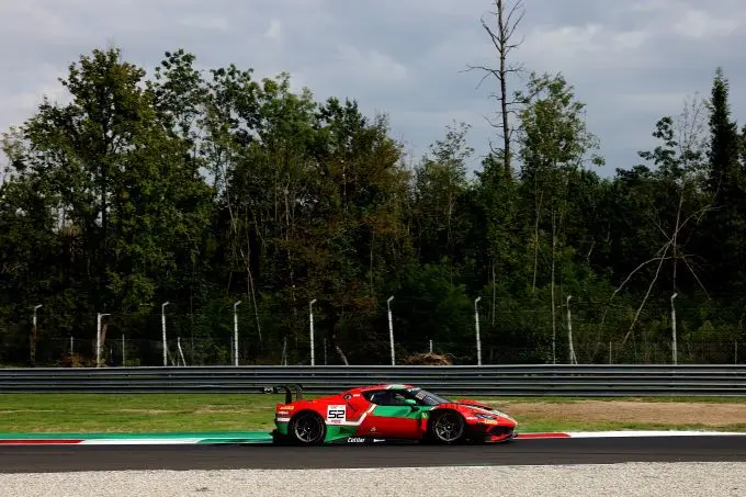 Fanatec GT WorldChEU pwrd by AWS Endurance Cup Round 8 Monza P4 voor Andrea Bertolini #52 AF Corse Ferrari