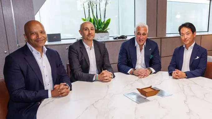Yasser Mufti, Aramco Executive Vice President Products & Customers; Jamal Muashsher, CEO, Valvoline Global; Lawrence Stroll, Executive Chairman, Aston Martin Aramco Formula One® Team en Koji Watanabe, President, Honda Racing Corporation