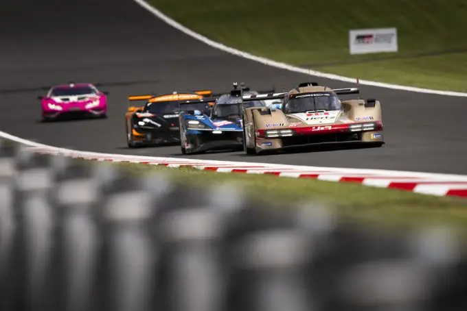 Hertz Team Jota Porsche 963 Nr12 @ 6 Hours of Fuji Foto 3