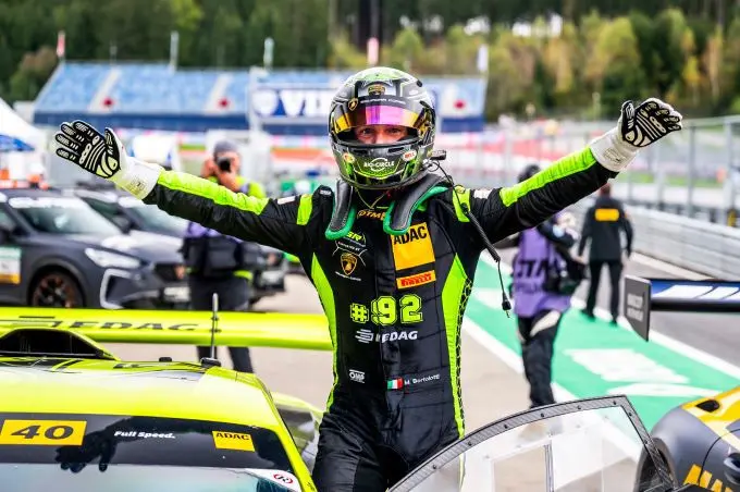 DTM Red Bull Ring 2024 Foto 14 Mirko Bortolotti viert zijn overwinning