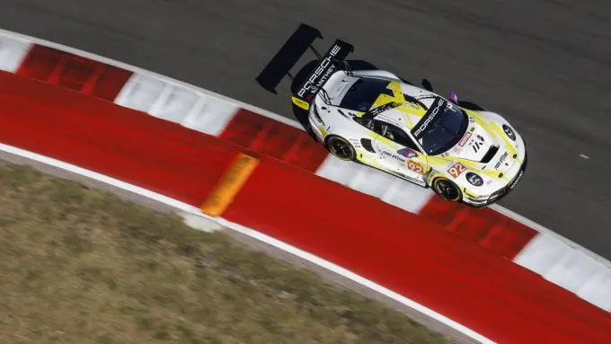 FIA WEC 8 Hours Bahrain Porsche Foto 6 Malykhin Sturm Bachler Porsche 911 GT£ R