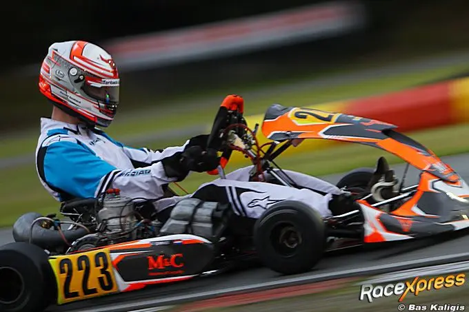 Daniël Tenback vecht zich na indrukwekkende inhaalrace naar podium in NK KZ2: "Er zit nog meer in"