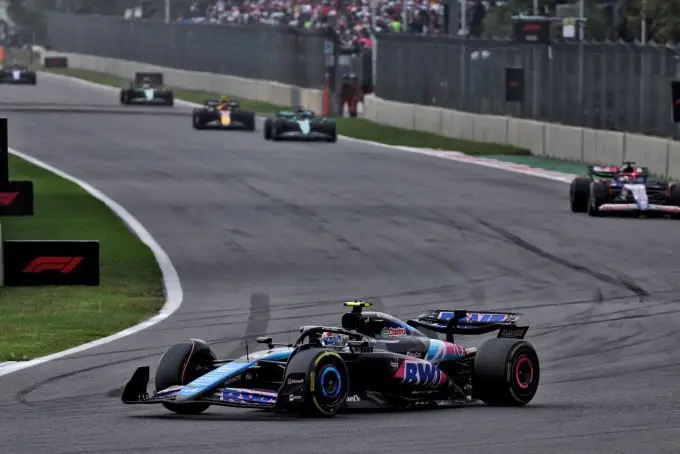 Pierre_Gasly_P10_foto_BWT_Alpine_Formula_One_Team_-_2024_Formula_1_Mexico_City_Grand_Prix
