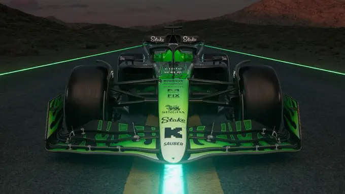 Stake F1 Team KICK Sauber komt met een vlammend hete speciale livery om het Grand Prix van Las Vegas in vuur en vlam te zetten