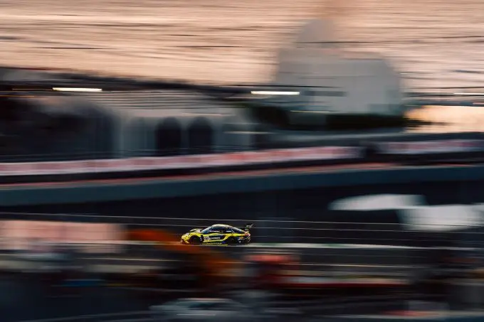6 Hours of Jeddah Rutronik Racing Loek Hartog racewinnaar en Bronze Cup-kampioen Foto 6 bron foto Jonas Plümer / Laptime Performance Eibl GmbH/ GT-Place UG