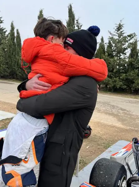 Devon Hagelen deelt blijdschap met vader Jeff