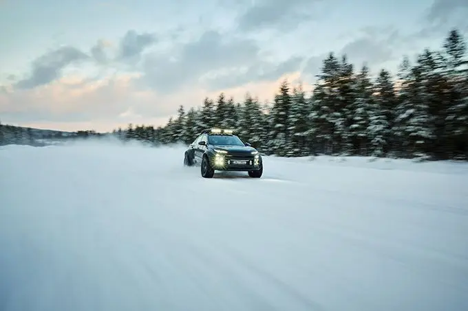 audiq6e-tronoffroadconcep