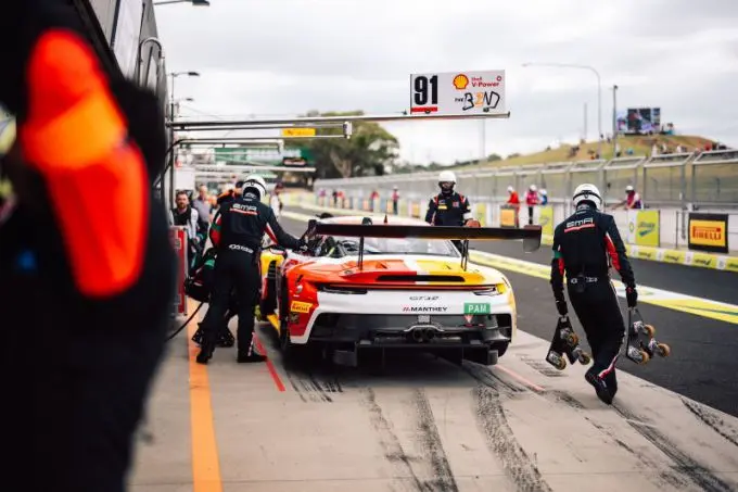 Bathurst 12H 3e Free Practice Friday Foto 8 pitstop Nr91 Schuring Heinrich Shahin Shahin