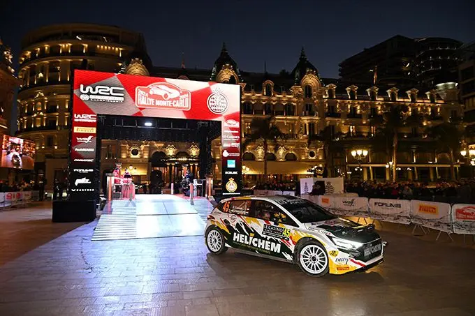 HELICHEM_Rally_Team_De_start_van_de_Rallye_Monte_Carlo_vindt_traditiegetrouw_plaats_op_het_Place_du_Casino