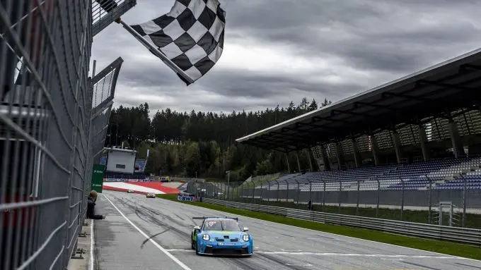 Porsche Ricardo Feller Allied Racing 2025 Foto 2 Harrie King als winnaar Porsche Carrera Cup Deutschland-race Red Bull Ring
