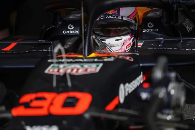 Oracle Red Bull Racing Bahrain International Circuit Max Verstappen Liam Lawson test- en filmdag RB21 Foto 11