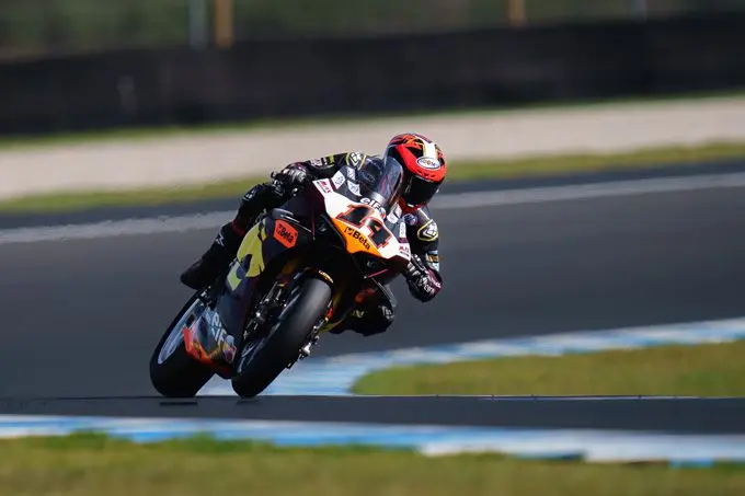 Felbevochten top 10 voor Lowes in Phillip Island opener