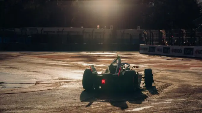 Formule E Porsche gaat voor de overwinning in Jeddah Foto 11
