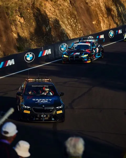 Bathurst 12 Hours 1 - 2 overwinning BMW en Team WRT Foto 11