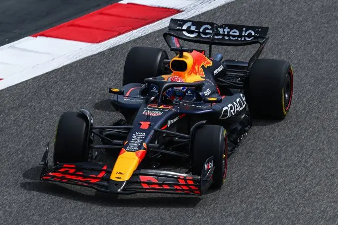Red_Bull_RB20_Max_Verstappen_actie