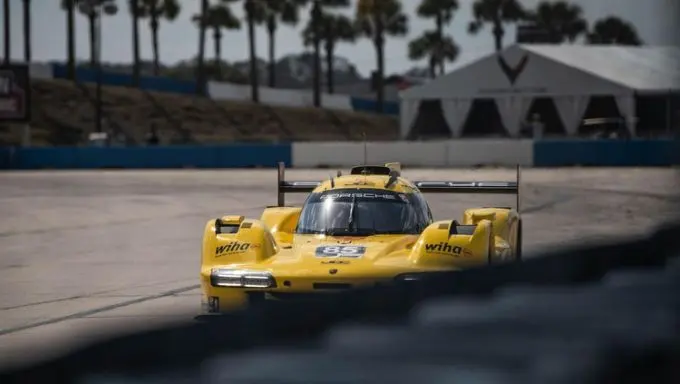 12H Sebring 2025 Nr7 Porsche 963 winnaar met Felipe Nasr, Nick Tandy en Laurens Vanthoor Foto 12