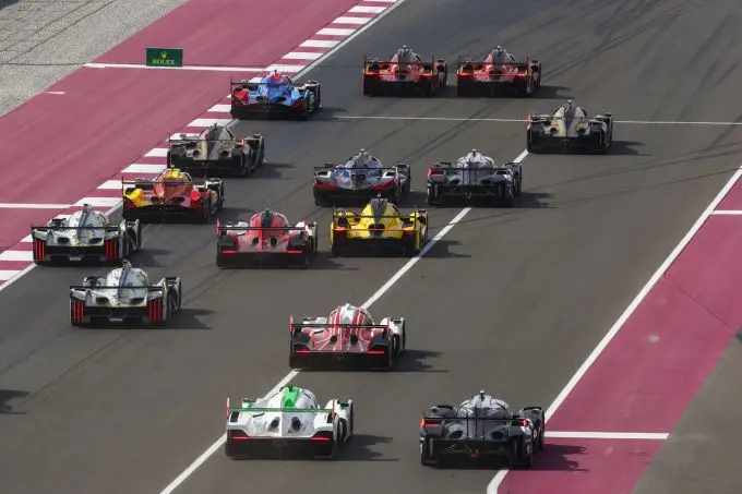 FIA World Endurance Championship Lusail International Circuit Qatar 1812km Porsche Penske Motorsport Manthey Foto 14
