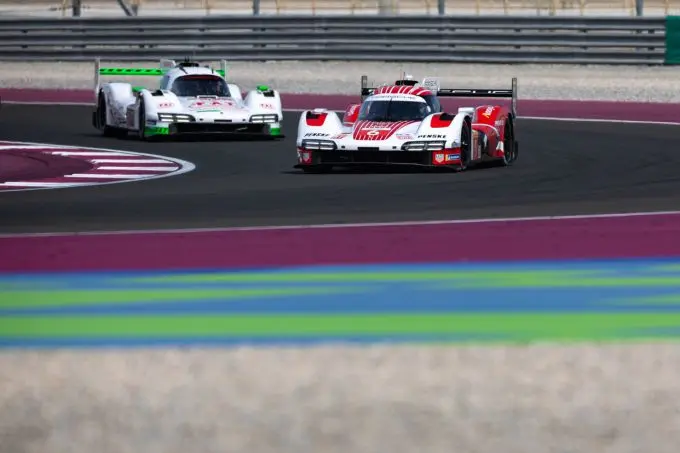 FIA World Endurance Championship Lusail International Circuit Qatar 1812km Porsche Penske Motorsport Manthey Foto 2