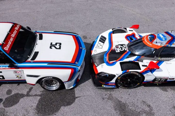 12H Sebring livery BMW M Team RLL Hybrid V8 herdenkt 50 jaar BMW Noord-Amerika Foto 3