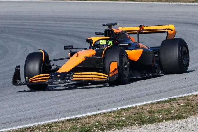 McLaren F1 test Bahrein
