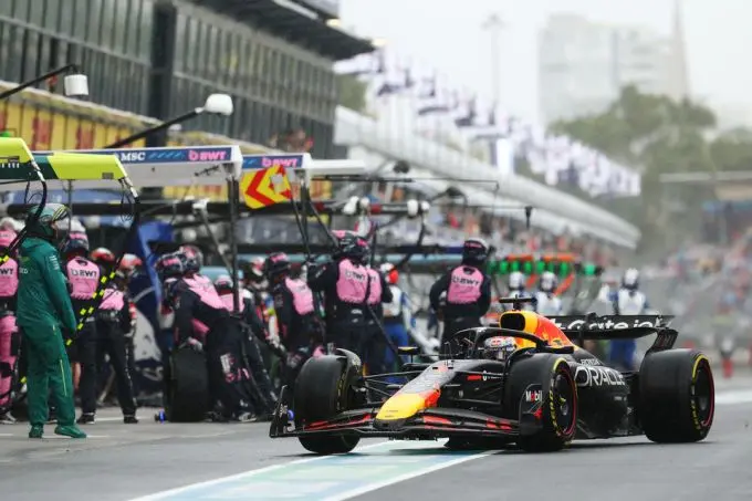 F1 GP Australië 2025 Melbourne P2 voor Max Verstappen RBCP Foto 5