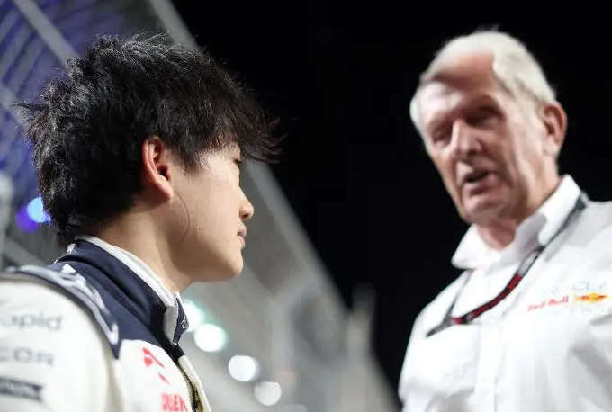 Yuki Tsunoda en Helmut Marko
