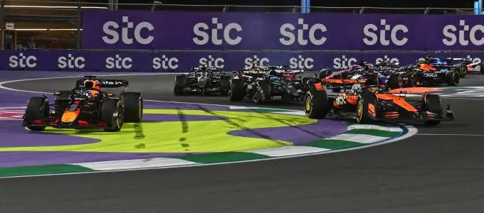 Incident Max Verstappen Oscar Piastri F1 GP van Saoedi-Arabië