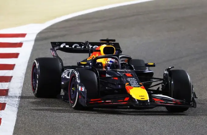 Max Verstappen Red Bull RB21 GP Bahrein 2025 Foto 7