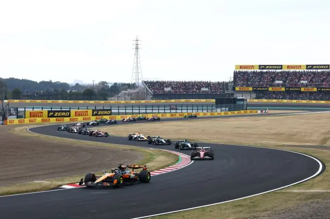 GP Japan 2025 Pirelli Foto 5 Oscar Piastri McLaren