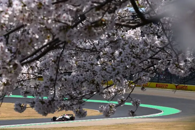 Max Verstappen Yuki Tsunoda Red Bull RB21 F1-weekend GP Japan 2025