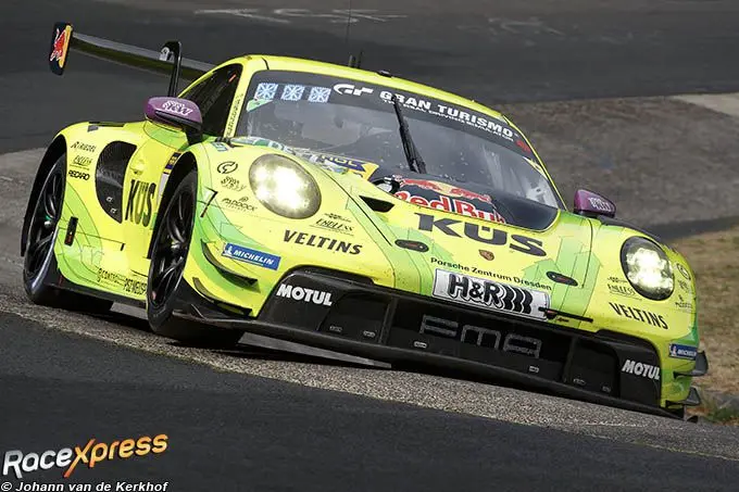  c-caption="Pole voor de Manthey Grello nr 911 met Kevin Estre en Patrick Pilet