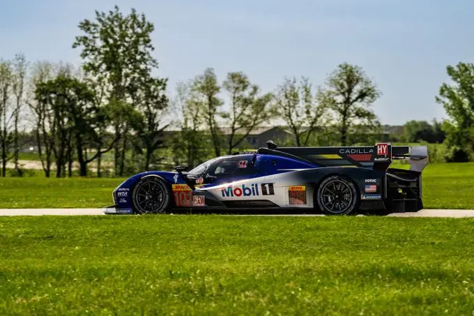 Cadillac V-Series.R
