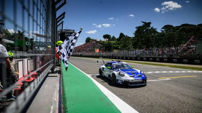 Porsche Mobil 1 Supercup 2025 in Imola Foto 2