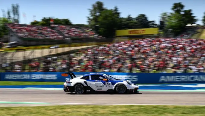Porsche Mobil 1 Supercup 2025 in Imola Foto 3