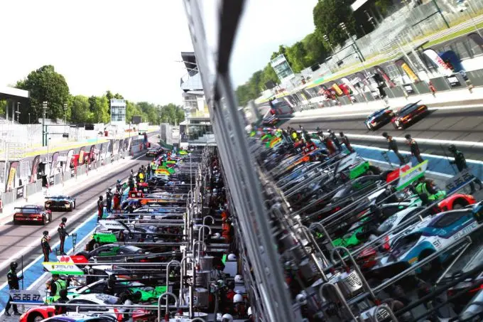 GT World Challenge Europe Circuit Monza Foto 8 Nr88 Tresor Audi R8 LMS GT3 EVO II