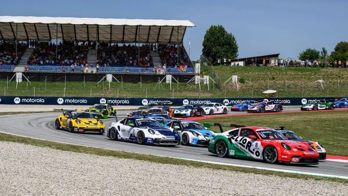 Porsche Mobil 1 Supercup op het Circuit de Catalunya Foto 11