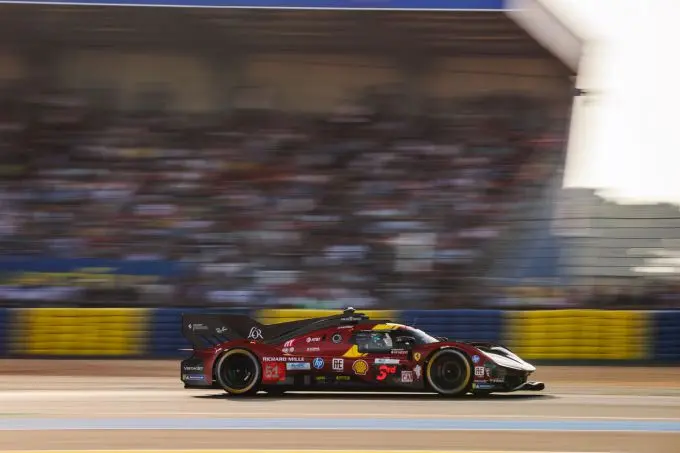 Ferrari-AF Corse-team @ 24 Uur Le Mans 2025 Foto 14