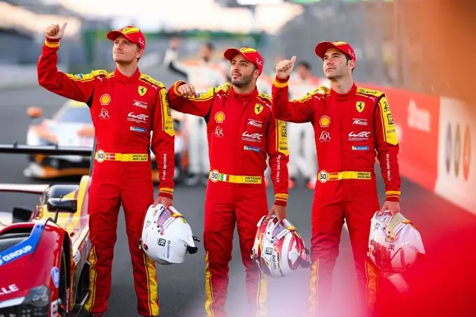 Ferrari-AF Corse-team @ 24 Uur Le Mans 2025 Foto 7