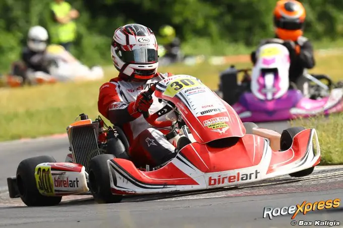 Karttopper Kenneth van Moerkerke vecht zich naar zege in Kerpen