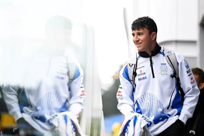 VCARB F1 Isac Hadjar